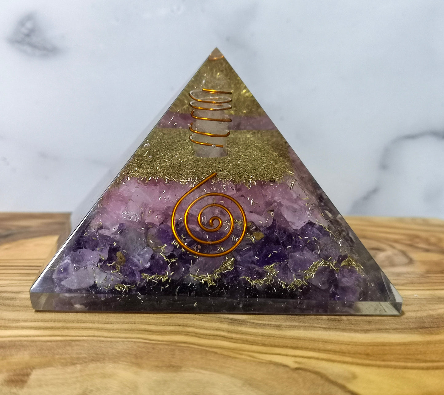 Orgonite Pyramide de quartz rose et améthyste