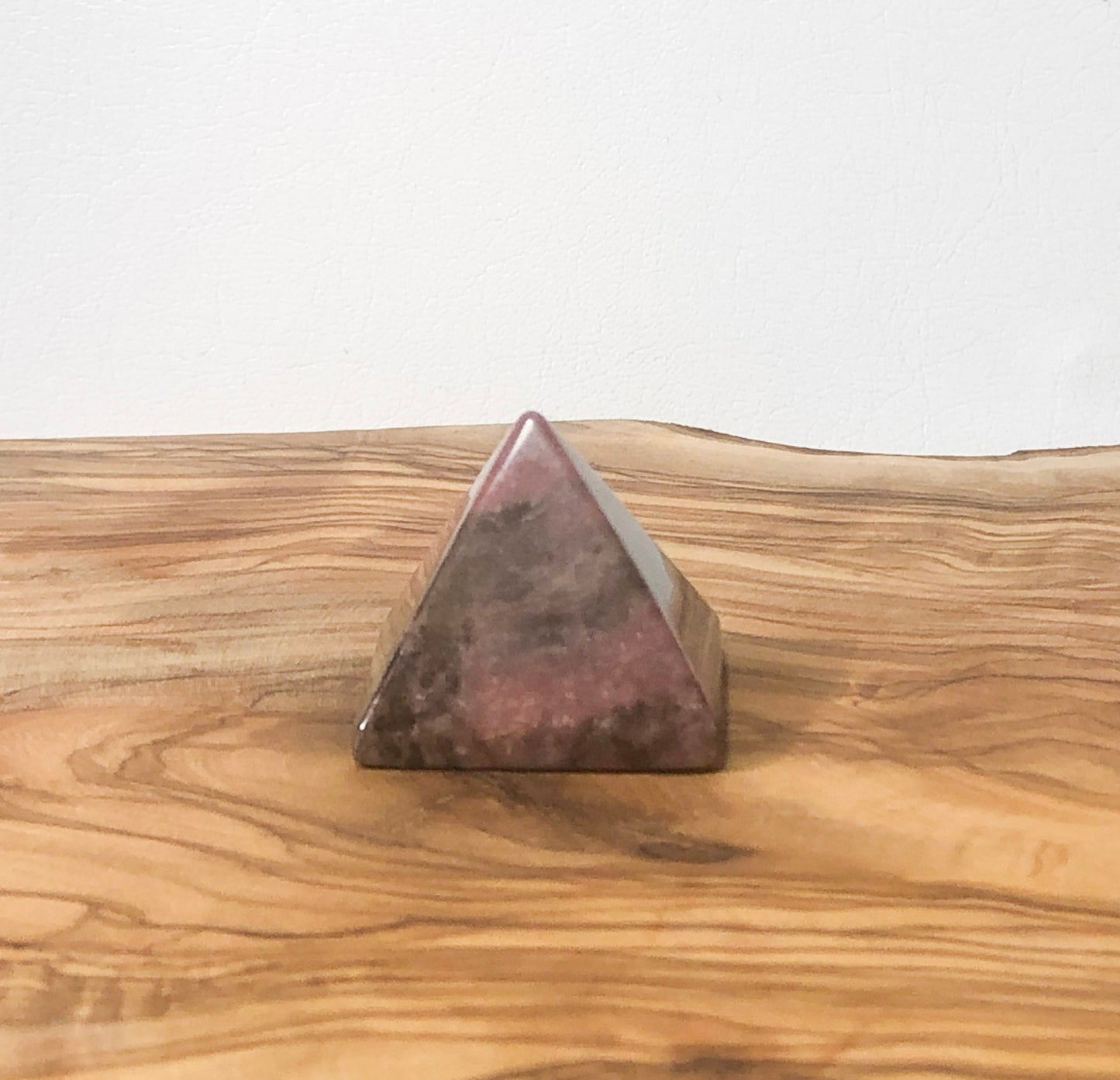 Pyramide en Rhodonite