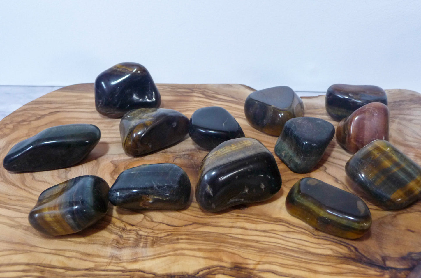 Polished stone Hawk's eye quality A