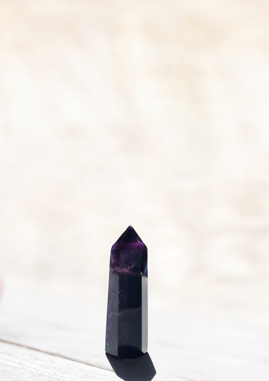 Small polished fluorite tip